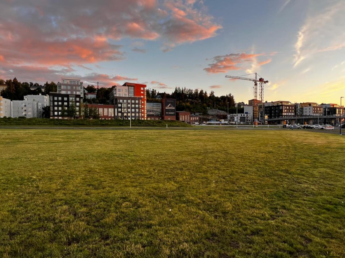 Uusi Upea Asunto Jaervinaekoealalla Ja Autohallilla Tampere Extérieur photo